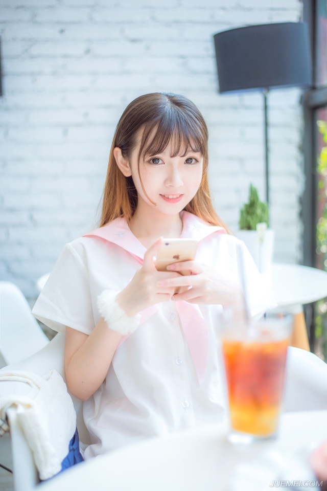 朋友不是先来的人或者认识最久的人,而是那个来了以后再也没有走的人